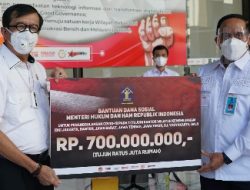 Menkumham Yasonna Laoly Berikan Puluhan Ribu Paket Bansos dan Sampaikan Rencana Alih Fungsi Gedung DJKI Sebagai Rumah Isoman Darurat