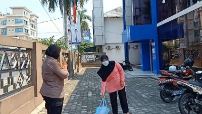 Direktorat Pamobvit Polda Lampung Bagikan Paket Sembako Kepada Wartawan Yang Isoman