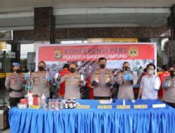 Ribuan Barang Bukti Miras Oplosan Berbagai Merk Berhasil Di Ungkap Polresta Bandarlampung