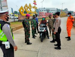 Peltu Joko Pandoyo Bersama Satgas Covid 19, Melaksanakan Kegiatan Penyekatan Kendaraan
