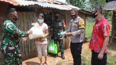 Kodim 0410/KBL Bersama PSMTI Lampung Bagikan Sembako dan Masker Gratis Kepada Masyarakat