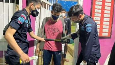 Tim Satops Patnal Lapas Kelas I Bandarlampung Kembali Geledah Kamar Hunian