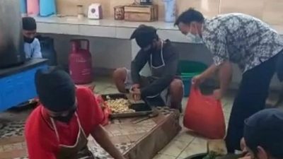 Karutan Kelas IIB Kotabumi Melakukan Monitoring  Evaluasi Pembagian Makanan Kepada WBP Sesuai Standar Gizi Yang Maksimal