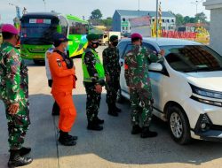 Personel Kodim 0410/KBL Gelar Operasi Penyekatan Guna Memutus Rantai Penyebaran Covid 19