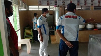 Kalapas Melakukan Pengecekan Pelayanan Makanan di Dapur Lapas Kelas I Bandarlampung
