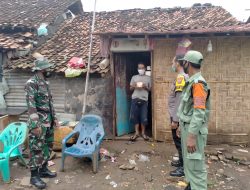 Koramil 04/TKT Turut Dampingi Pendistribusian Bantuan Pemerintah Obat-obatan Kepada Warga Yang Isoman