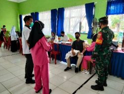 Babinsa Kelurahan Korpri Raya Koramil 01 Panjang Melakukan Pemantauan Vaksinasi Covid – 19