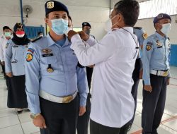 Kalapas Narkotika Bandarlampung Sematkan Kenaikan Pangkat Kepada 13 Pegawai dan Beri Penghargaan Dua Pegawai Teladan