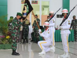 Danrem 043/Gatam Pimpin Acara Tradisi Penerimaan Perwira Baru Dan Sertijab Serta Pelepasan Pejabat Kasrem Korem 043/Gatam