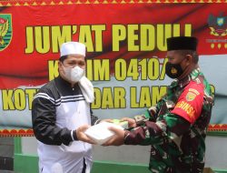 Kodim 0410/KBL Menggelar Kegiatan Jumat Peduli di Masjid Jami’ Al-Mabrur