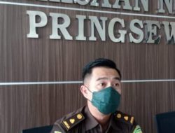 Kejari Pringsewu Limpahkan Berkas Tersangka Dugaan Korupsi Disekretariat DPRD ke Pengadilan