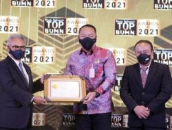 Rivan A Purwantono dan Myland, Dirut dan Dirkeu  Jasa Raharja Raih Penghargaan TOP BUMN Awards 2021