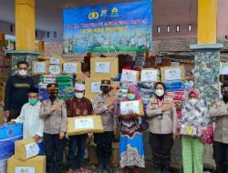 Peduli Korban Erupsi Semeru, Polwan RI Salurkan Bansos dan Gelar Trauma Healing