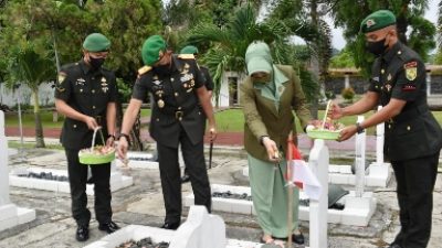 Danrem 043/Gatam Pimpin Ziarah Rombongan Hari Juang TNI-AD 2021, HUT Kodam II/SWJ Ke- 76 dan HUT Kowad Ke- 60