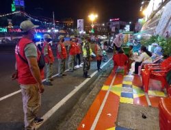 Cegah Penyebaran Covid 19, Babinsa Koramil 410-03/TBU Bersama Satgas Covid Kelurahan Imbau Warga Patuhi Prokes