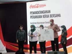 Penandatangan Perjanjian Kerja Bersama, Kalaborasi Kementrian Ketenagakerjaan RI dan CCEP Indonesia Untuk Kesejahteraan Tenaga Kerja