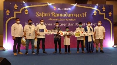 Terus Dukung Desa Digital XL Axiata Donasi Laptop ke Ponpes di Sumatera Utara