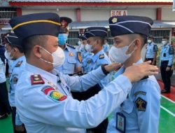 Karutan Pimpin Upacara Kenaikan Pangkat 13 Pegawai Rutan Kotaagung