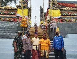 Bersama Tiga Pilar, Sertu Prio Beri Kenyamanan Ibadah Perayaan Kuningan Dan Puja Wali Pura Kherti Bhuana
