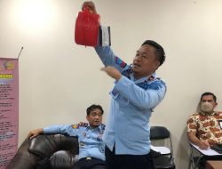 Divisi Pas Kemenkumham Lampung Bagikan Alat Pemadam Kebakaran Pada Seluruh UPT Pemasyarakatan