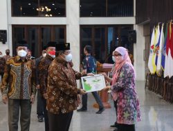 Lantik Pimpinan Baznas Lampung Periode 2022-2027, Gubernur Arinal Berharap Zakat Dikelola Optimal dan Dimanfaatkan untuk Pengentasan Kemiskinan dan Pemberdayaan Ekonomi Umat