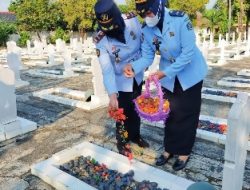 Plh Kepala LPKA Bandarlampung Ikuti Upacara Tabur Bunga dan Ziarah di Taman Makan Pahlawan