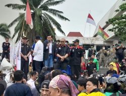 Temui Pendemo, Ketua Fraksi PKS DPRD Lampung Konsisten Menolak Kenaikan BBM