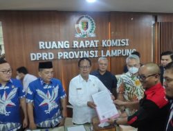 Ketua DPRD Lampung Berdialog Dengan Pengunjuk Rasa Gedor Lampung Terkait Usulan Perda Transportasi Online di Lampung