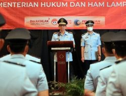 Plt Kakanwil Kemenkumham Lampung Hermansyah Siregar Lantik dan Ambil Sumpah 17 Pegawai Pejabat Administrasi