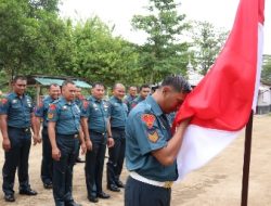 Dankima Brigif 4 Marinir/BS Pimpin Langsung Upacara Kenaikan Pangkat 17 Personel Bintara dan Tamtama