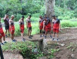 Karya Bakti Korps Marinir : Danbrigif 4 Marinir/BS Tinjau Pembenahan dan Perapian Jalan Serta Renovasi Mushola