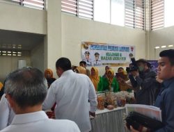Gubernur Arinal Kunjungi Stan Kuliner dan Kerajinan dari UKM/IKM Saat Kunjungan Kerja ke Kabupaten Mesuji