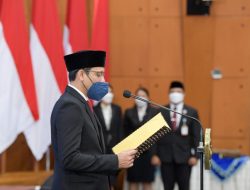 Menteri Nadiem Anwar Makarim Lantik Wakil Rektor I, Wadir Pascasarjana dan Dekan FKIP