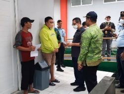Plt. Kakanwil Kemenkumham Lampung Berpesan Kepada 11 Narapidana Yang Mendapatkan Asimilasi Rumah Agar Tidak Mengulangi Kesalahan Kembali