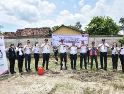 Divre IV Tanjungkarang Mendukung dan Menyukseskan Gerakan Satu Juta Pohon Untuk Indonesia