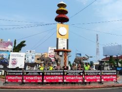 Dukung Aman Berkendara, Smartfren Beri Bantuan Pembatas Jalan di Bandarlampung
