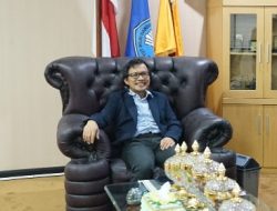 Jalan Sehat “Unila Be Strong” Peringati Hari Kartini dan Hardiknas