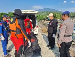 Tim SAR Gabungan Evakuasi Jenazah Anonim di Perairan Pulau Krakatau Kecil