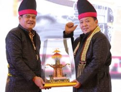 Gubernur Arinal dan Ibu Riana Buka Lampung Craft IV 2023