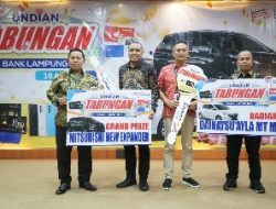 Nasabah KCP Kartini Berhasil Meraih Grand Prize Undian Tabungan Lokal Bank Lampung