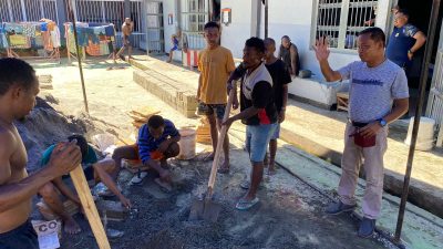 Lapas Kelas IIB Manokwari Terus Kembangkan Percetakan Batako Hasil Karya Narapidana