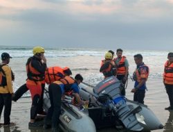 Tim SAR Gabungan Lakukan Pencarian Tehadap Bocah Usia 13 Tahun Terseret Arus di Pantai Ketang Kalianda