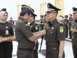 Kajati Kalimantan Tengah Pimpin Acara Pelantikan Serta Pengambilan Sumpah dan Sertijab Kejari Katingan