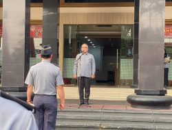 Pimpin Apel Pagi, Kadiv Keimigrasian Tato Juliadin Berpesan Untuk Selalu Saling Support Antar Pegawai