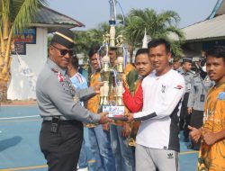 Usai Apel Pagi, Kalapas Saiful Sahri Berikan Hadiah Menarik Juara Turnament Futsal dan Volly Antara WBP Lapas Kelas I Bandarlampung