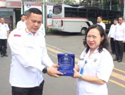 Penu Haru, Karutan Pimpin Apel Pagi Pelepasan Pegawai yang Memasuki Masa Purnabatti