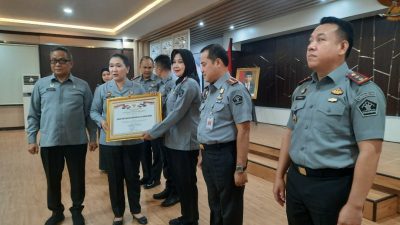 Berikan Pelayanan Publik Prima, Elpualam Terima Predikat Unit Kerja P2HAM