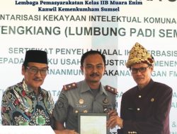 HUT Kabupaten Muara Enim ke 77, Kanwil Kemenkumham Sumsel Melalui Kalapas Serahkan Sertifikat KIK Kepada PJ Bupati Muara Enim