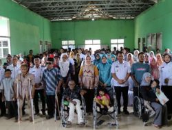 Ketua Umum Persatuan Komunitas Disabilitas Lampung, Serahkan Bantuan Sosial Bagi Penyandang Disabilitas di Kabupaten Tulang Bawang