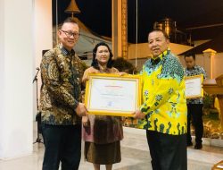 Kakanwil Sorta dan Gubernur Lampung Serahkan Piagam Penghargaan Kabupaten/Kota Peduli HAM